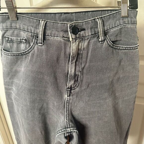 BDG light grey mom high rise jeans - Picture 5 of 8